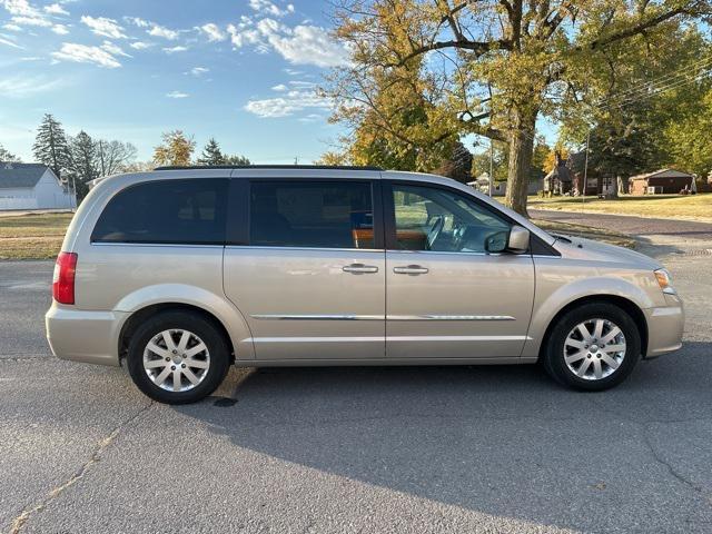 2015 chrysler town & country touring