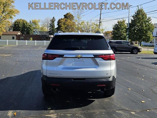 2022 chevrolet traverse lt leather
