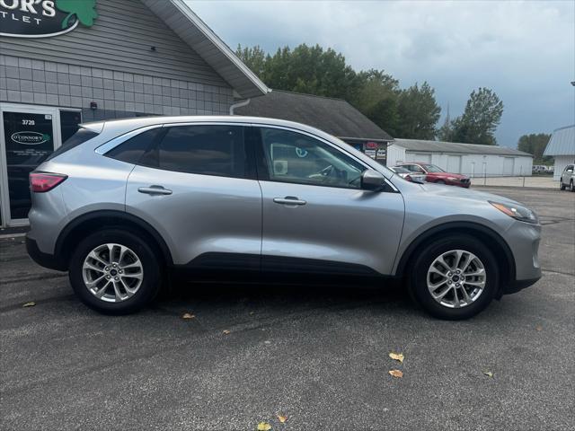 2021 ford escape se