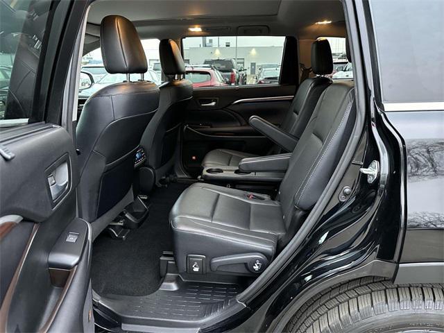 2016 toyota highlander limited platinum
