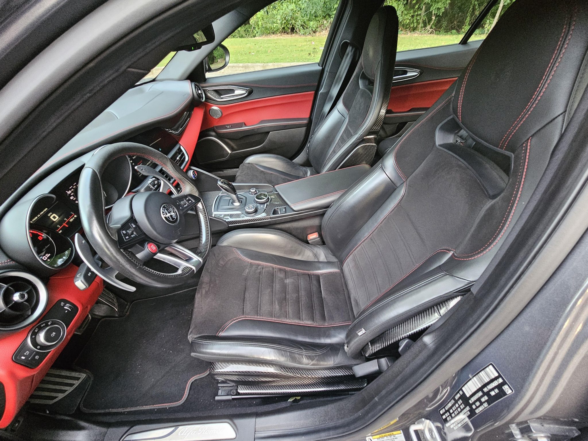 2017 alfa romeo giulia quadrifoglio
