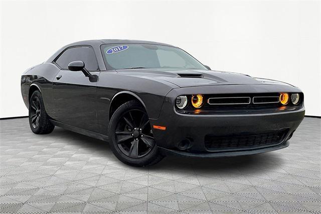 2017 dodge challenger sxt