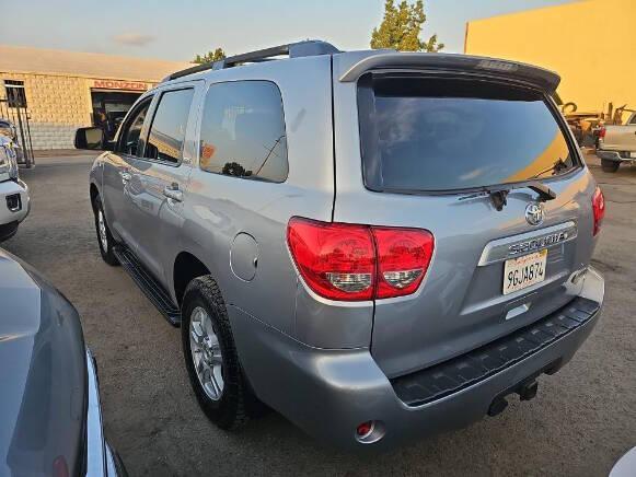 2012 toyota sequoia sr5