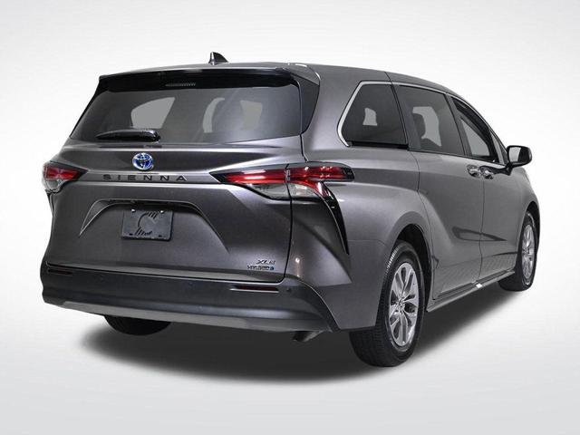 2022 toyota sienna xle
