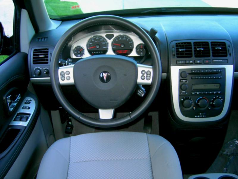 2005 Pontiac sv6