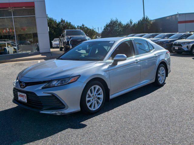 2022 toyota camry le