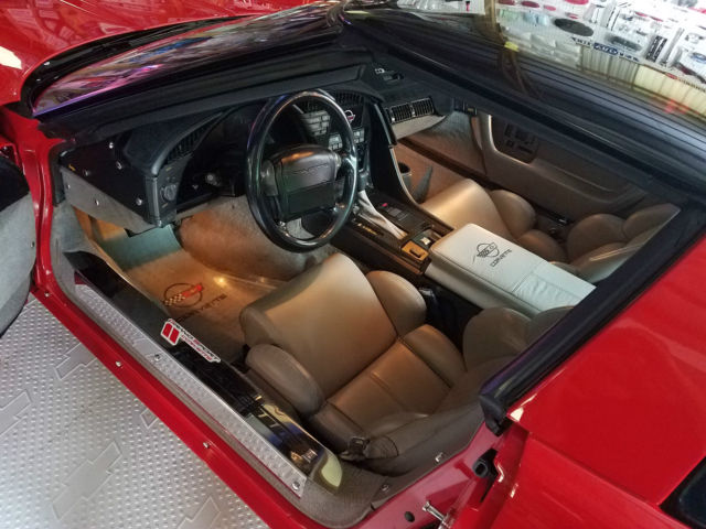1990 chevrolet corvette. show car.torch red automatic