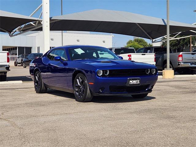 2020 dodge challenger sxt