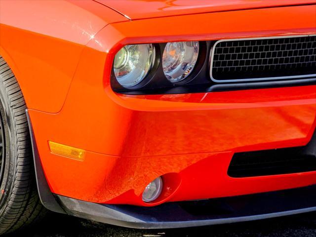 2008 dodge challenger srt8