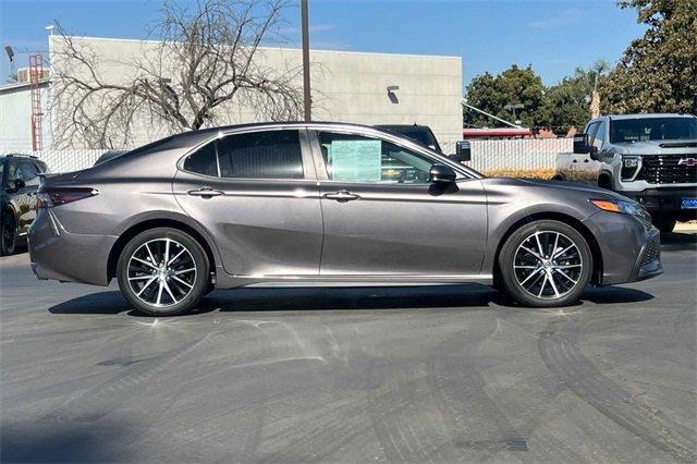 2023 toyota camry se