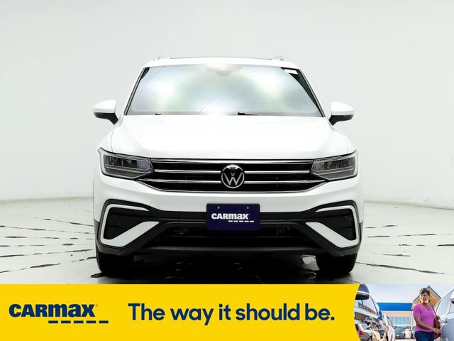 2022 volkswagen tiguan se