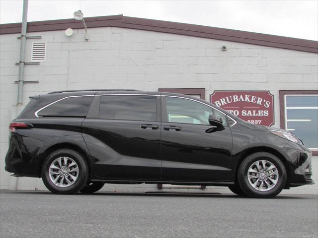 2022 toyota sienna le