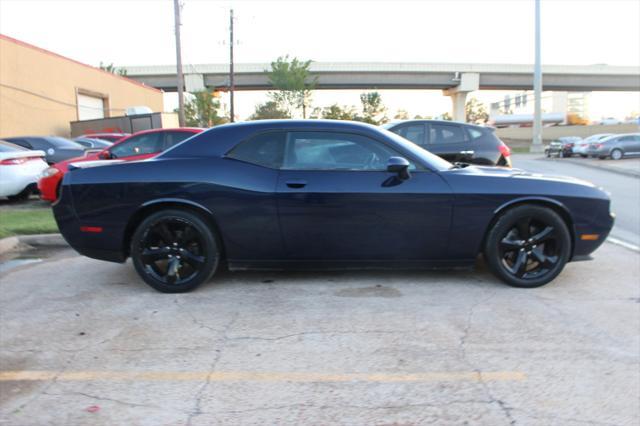 2014 dodge challenger sxt