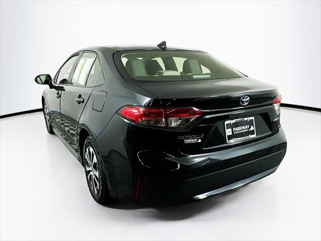 2021 toyota corolla hybrid le