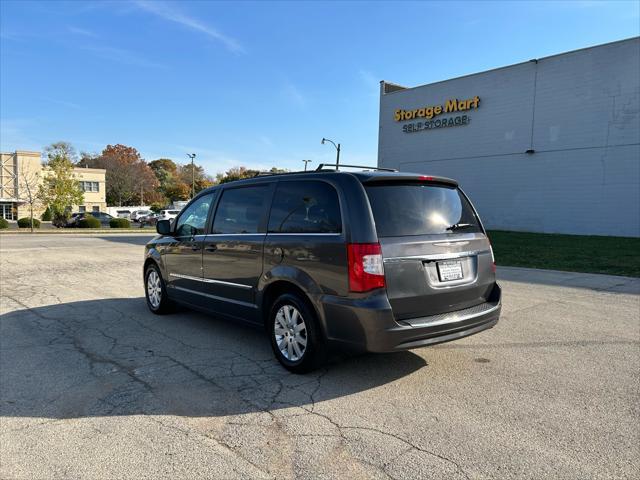 2016 chrysler town & country touring