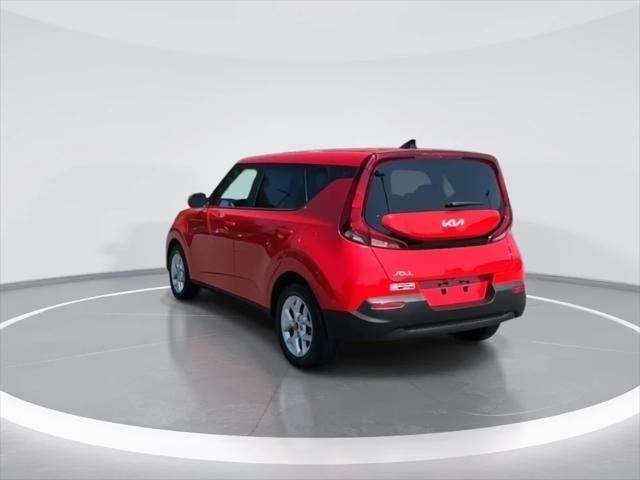 2022 kia soul lx