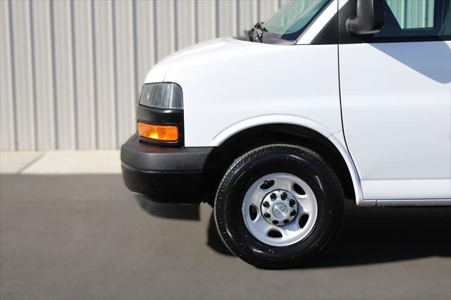 2020 chevrolet express 2500 rwd 2500 regular wheelbase wt