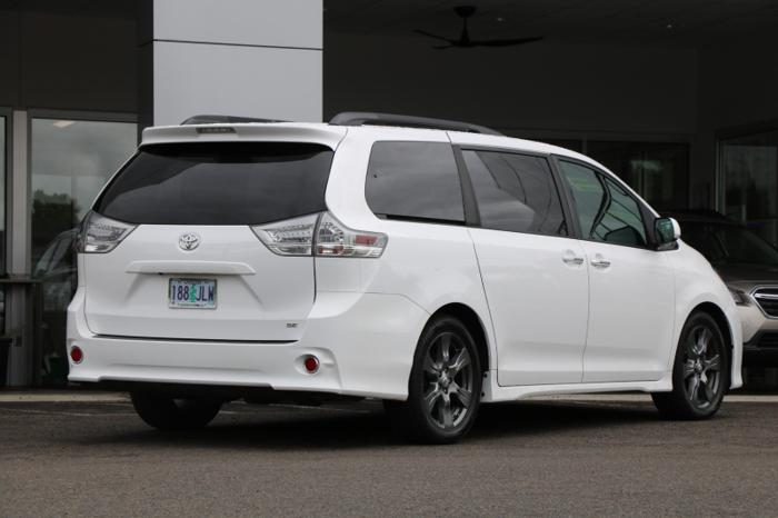 used 2017 toyota sienna se corvallis, or 97330 for sale in adair village, oregon