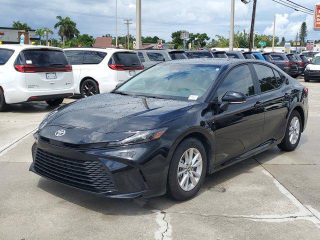 2025 toyota camry le