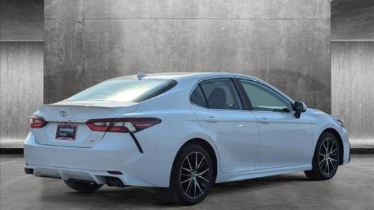 2021 toyota camry se