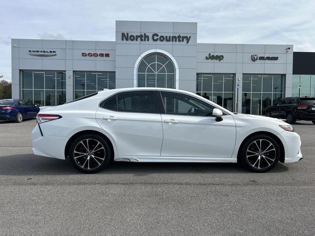 2020 toyota camry se