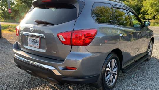 2017 nissan pathfinder s