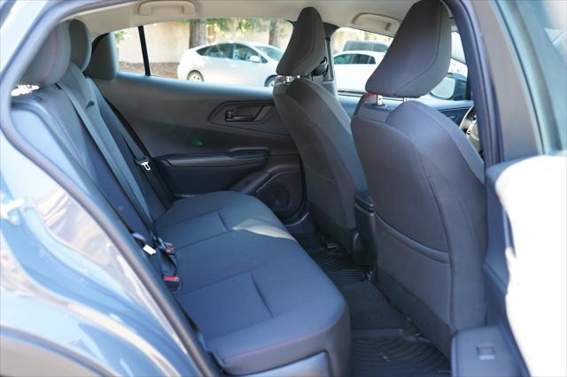 2024 toyota prius prime se
