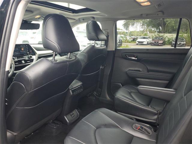 2022 toyota highlander xle