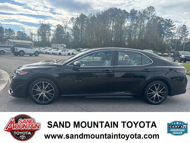 2023 toyota camry se