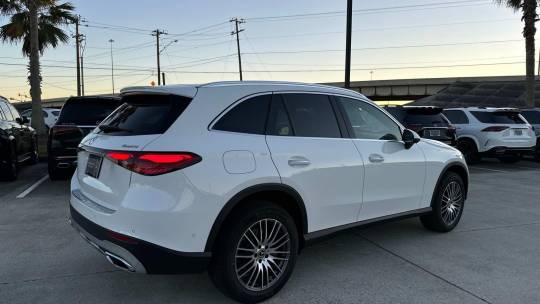 2025 Mercedes-Benz GLC