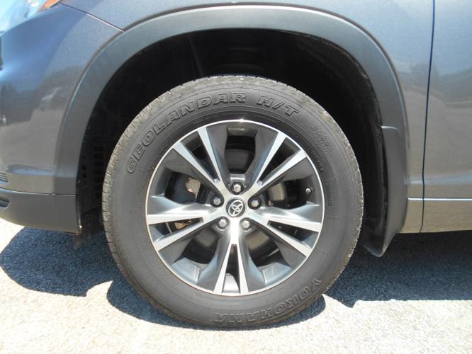 used 2016 toyota highlander awd xle v6 crestwood, ky 40014 for sale in ballardsville, kentucky