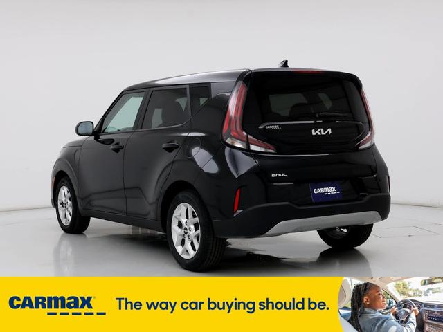 2023 kia soul lx