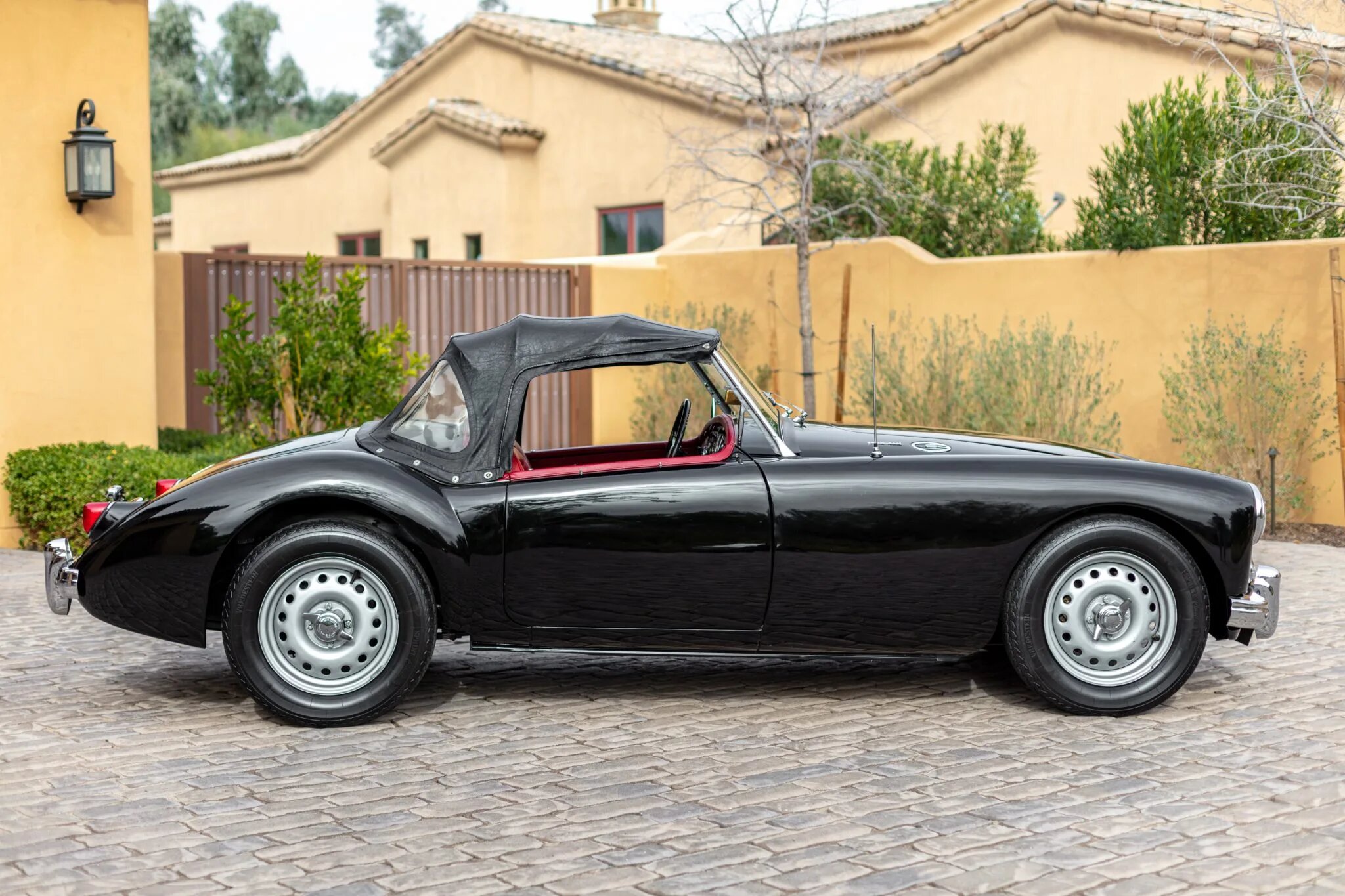 mg mga 1600