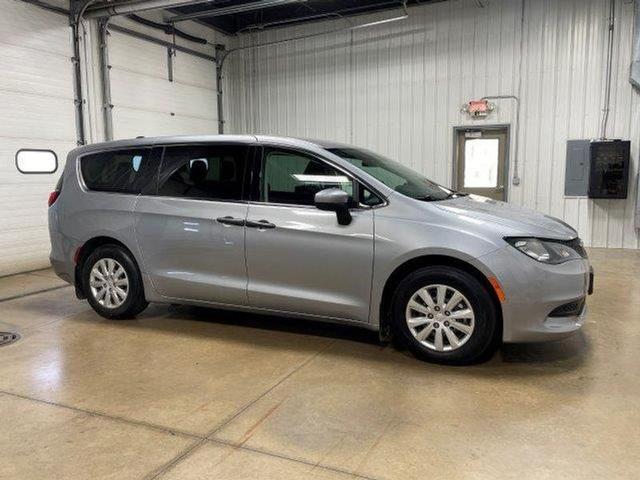 2021 chrysler voyager l