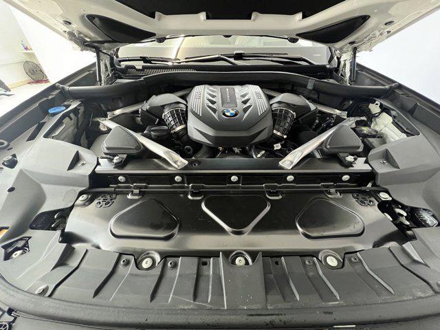 2022 bmw x7 m50i