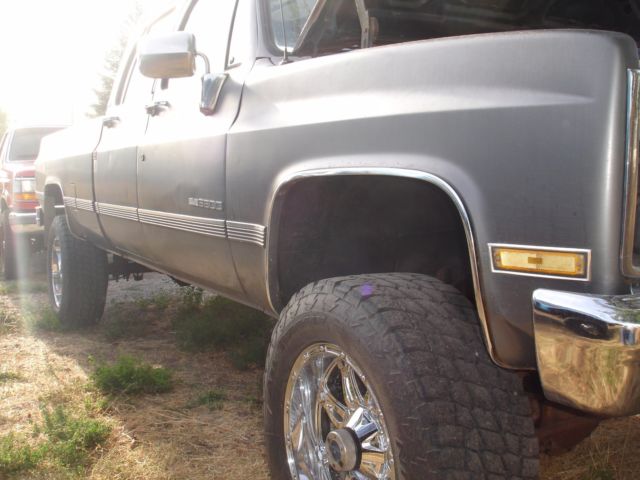 1989 gmc 3500 crew cab, fuel injected 454 big block, 4x4, nice truck!