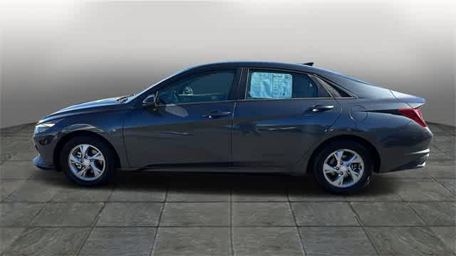 2022 hyundai elantra se