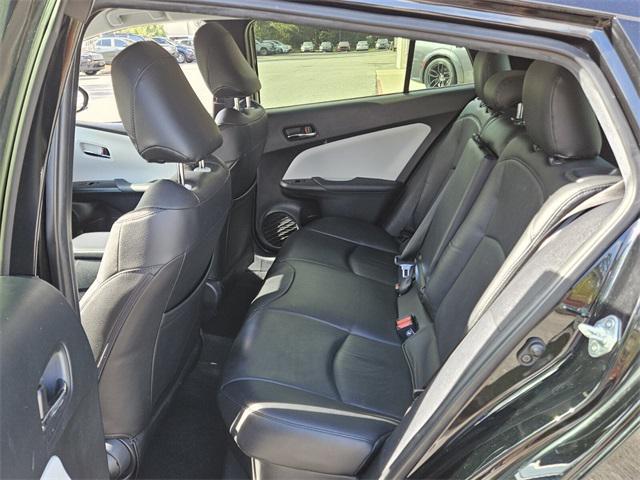 2021 toyota prius le