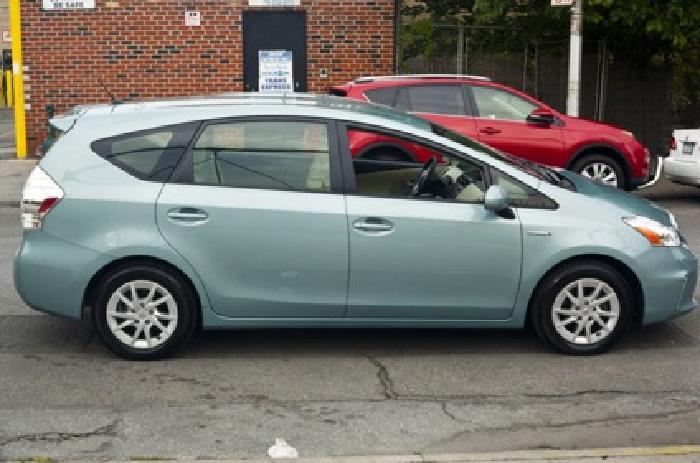 2013 prius v w/prepaid maintenance - around 7500 miles in brooklyn, ny