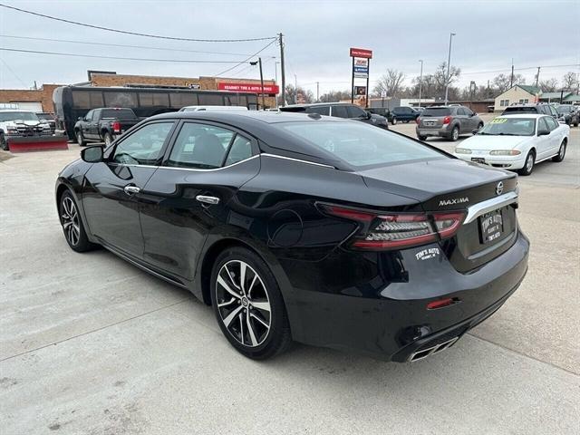2022 nissan maxima 3.5 sv