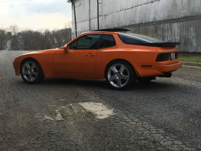 1984 porsche 944 base coupe 2.5l gt3 rs orange