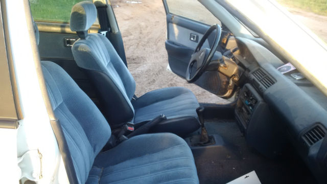 1989 honda civic dx 4 door, white
