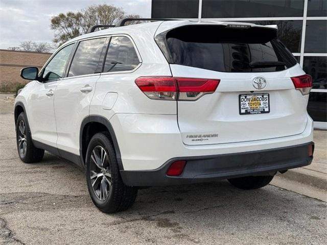 2019 toyota highlander le