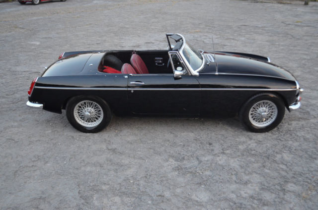 rock solid chrome bumper mgb with solid bones good run and drive