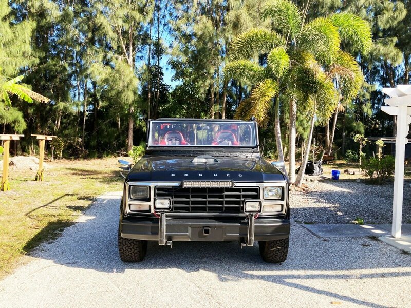 ford bronco dune duster 4 x 4 tribute