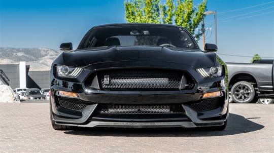 2017 ford mustang
