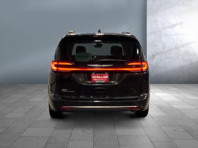 2022 chrysler pacifica touring l
