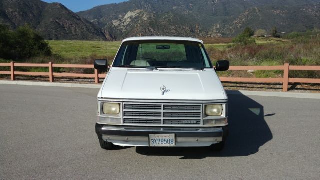 nice clean solid low mileage van! endless possibilities!