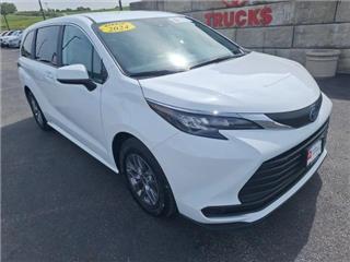 2024 Toyota Sienna le 8-passenger