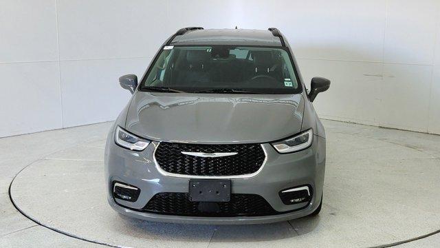 2022 chrysler pacifica touring-l